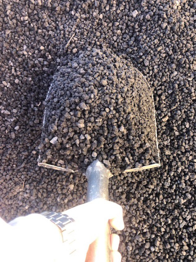 3/8″ Black Cinder – Rock, Road Base & Sand